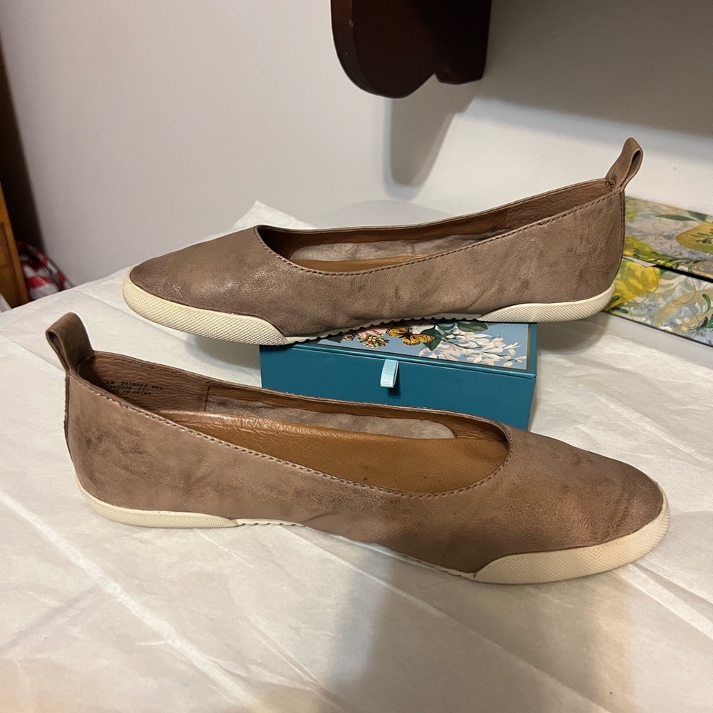Frye Taupe Leather Flats